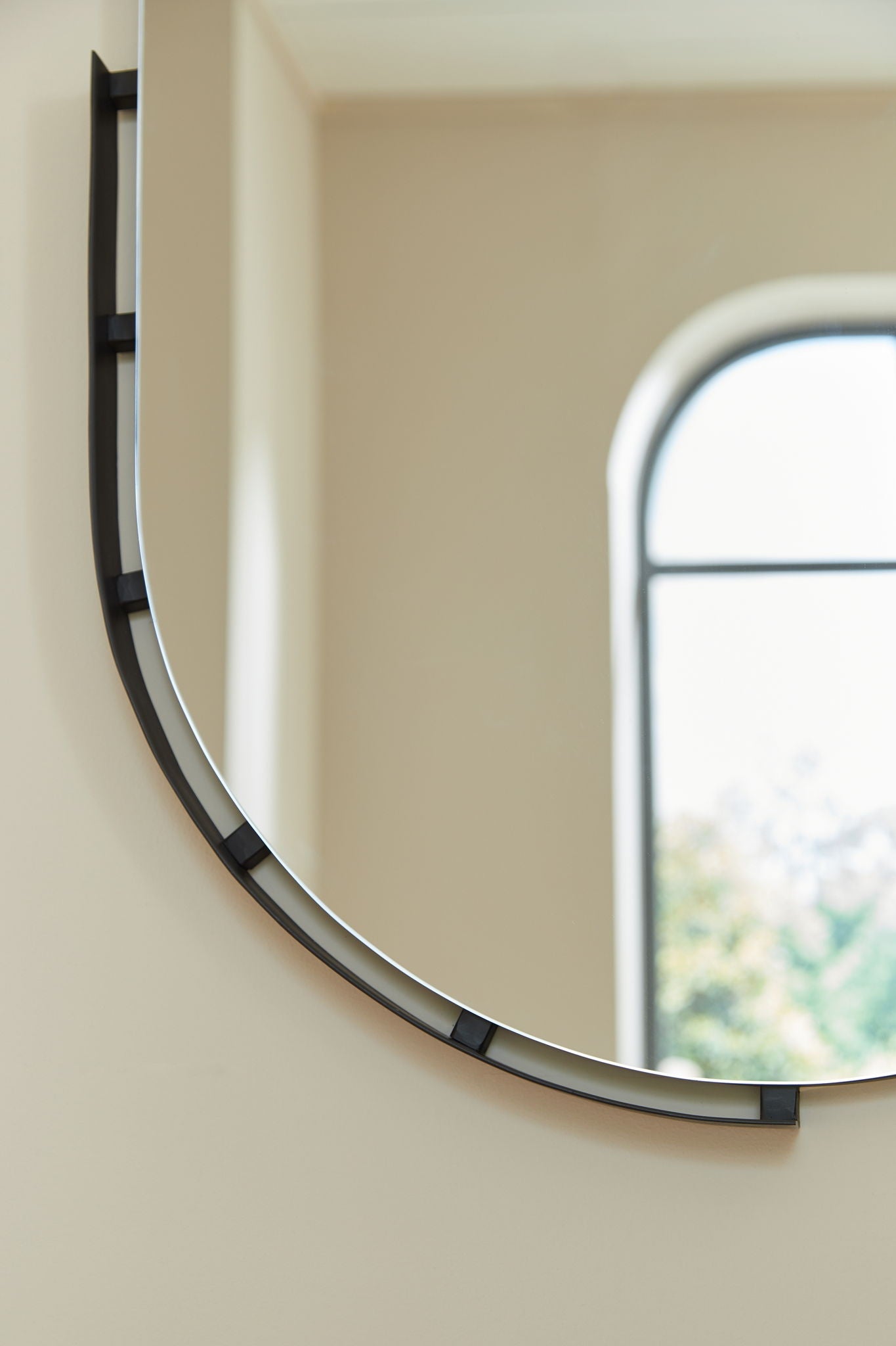 Valkings - Accent Mirror - Black