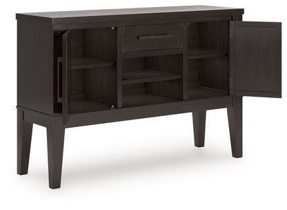 Galliden - Rectangular Dining Room Set
