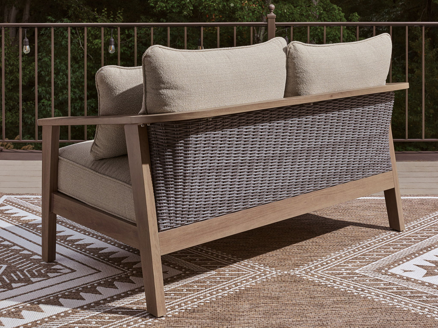 Harmony Headlands - Loveseat With Cushion - Natural / Gray