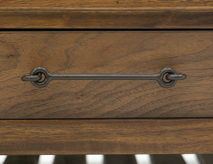 Walnut - Table