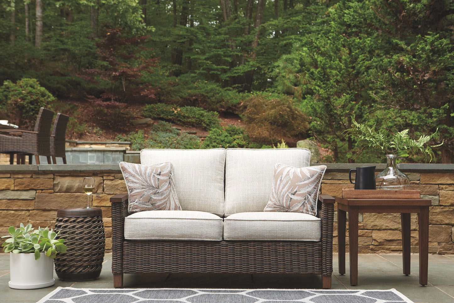 Paradise Trail - Loveseat w/Cushion - Medium Brown