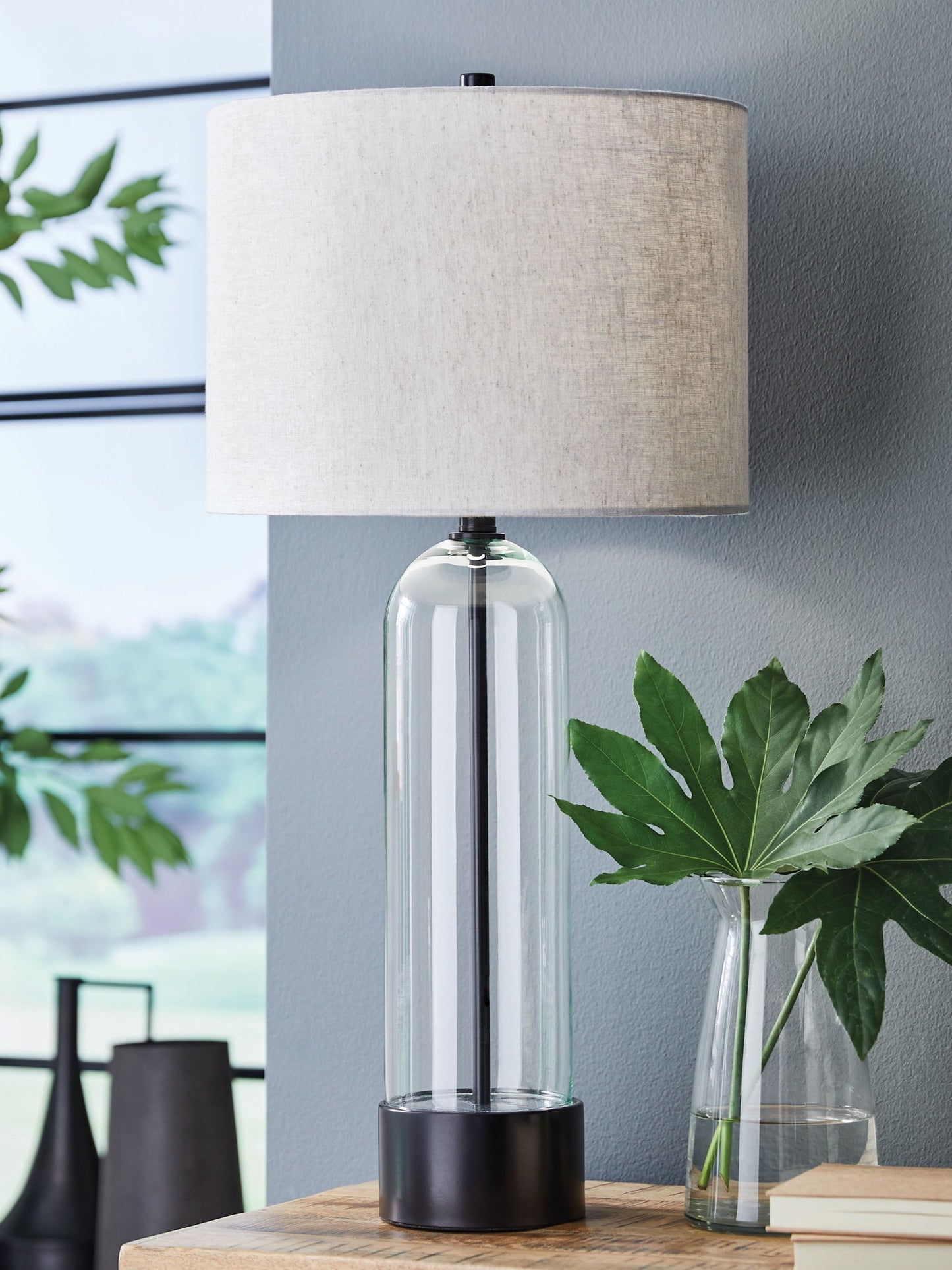 Kerrbrook - Glass Table Lamp - Clear / Black