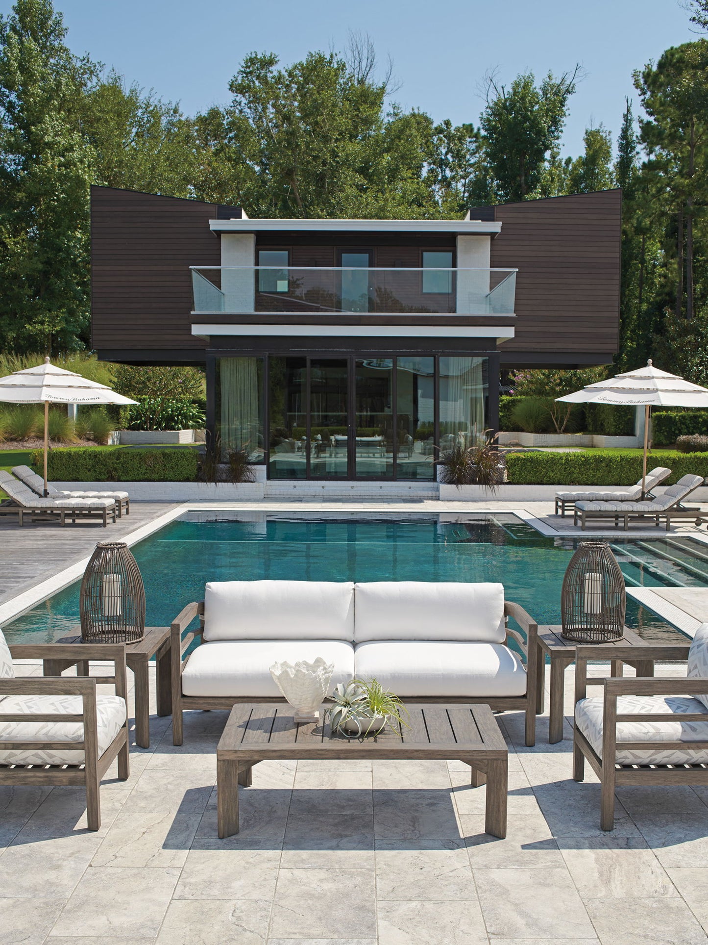 La Jolla - Wood Sofa - Dark Gray